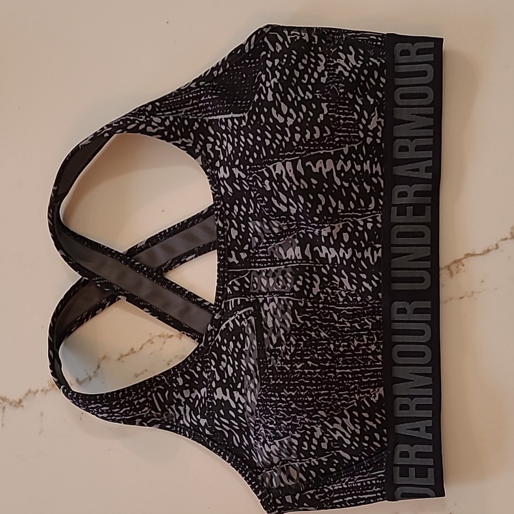 Under Armour Gray and Black Compression Sports Bra Size Medium